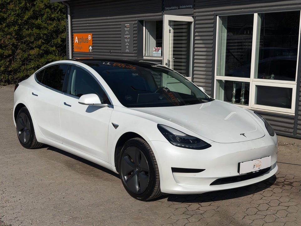Tesla Model 3 Standard Range+ RWD 4d