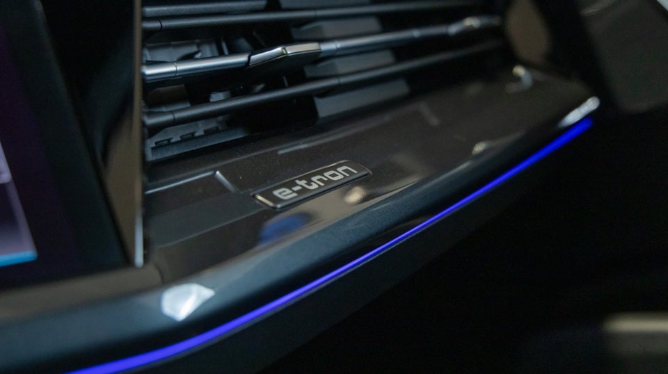Audi Q4 e-tron 40 Advanced S-line 5d