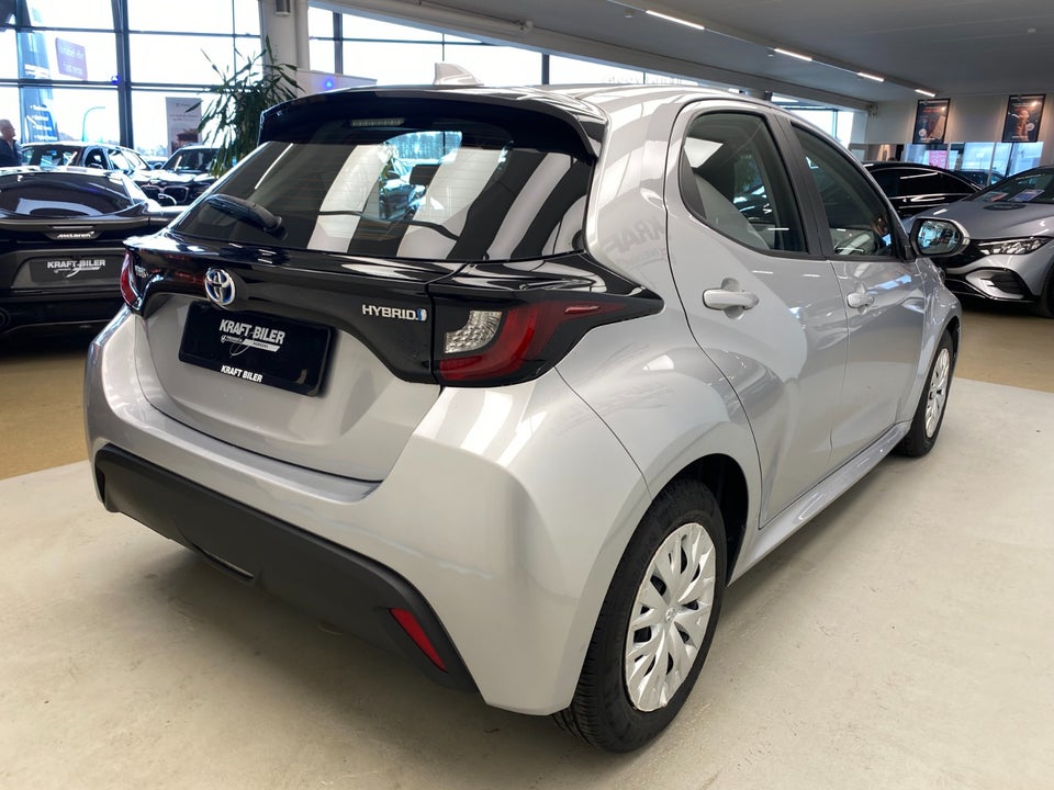 Toyota Yaris 1,5 Hybrid Essential e-CVT 5d
