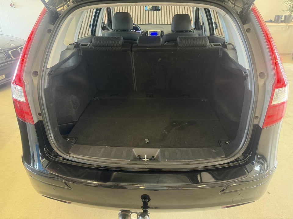 Hyundai i30 1,6 CRDi 90 Blue Drive CW 5d