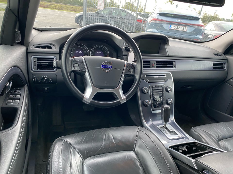 Volvo V70 1,6 T4 180 aut. 5d