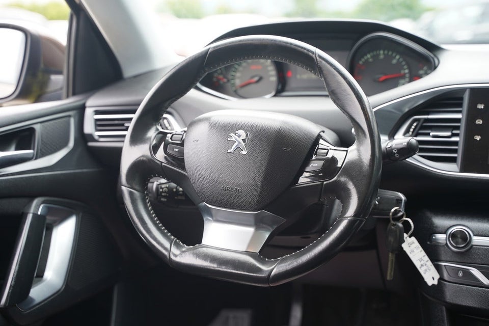 Peugeot 308 1,6 HDi 92 Active 5d