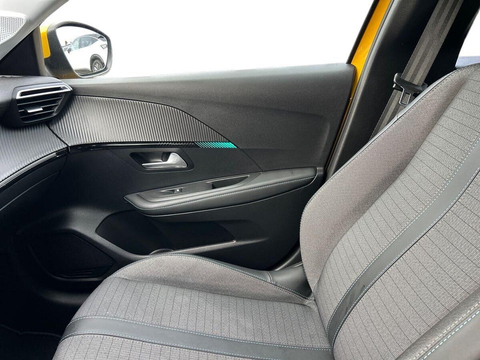 Peugeot 208 1,2 PureTech 100 Allure 5d