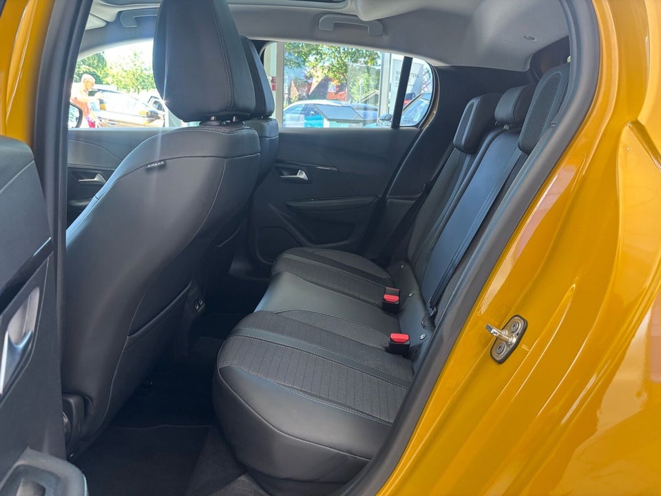 Peugeot 208 1,2 PureTech 100 Allure Sky 5d