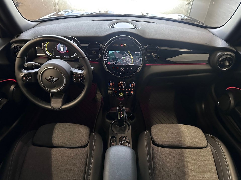 MINI Cooper SE Essential 3d