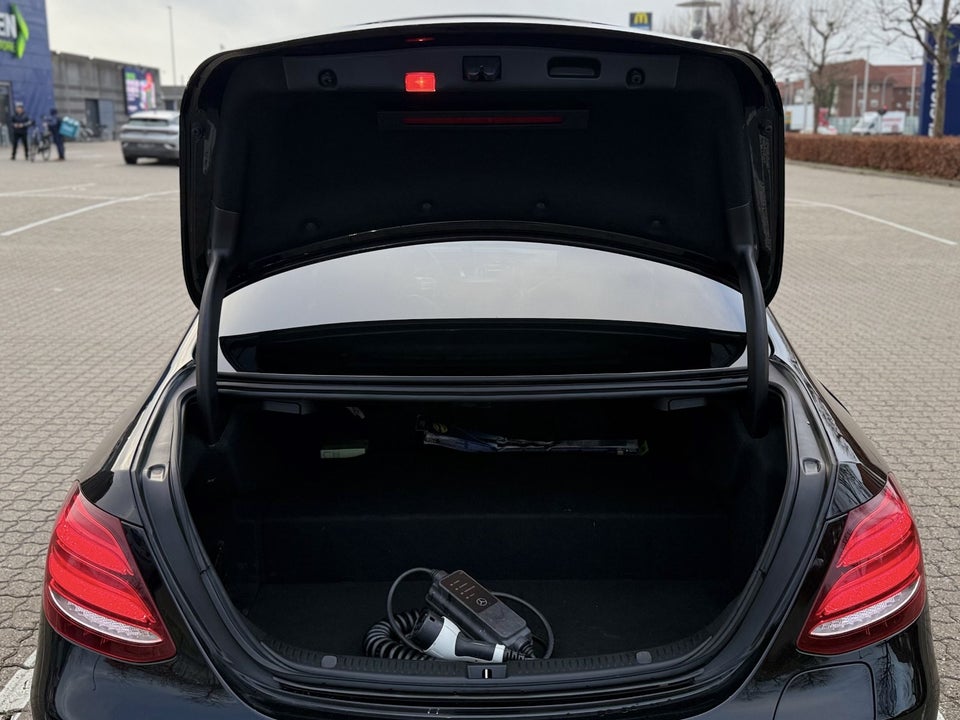 Mercedes E300 de 2,0 AMG Line aut. 4d