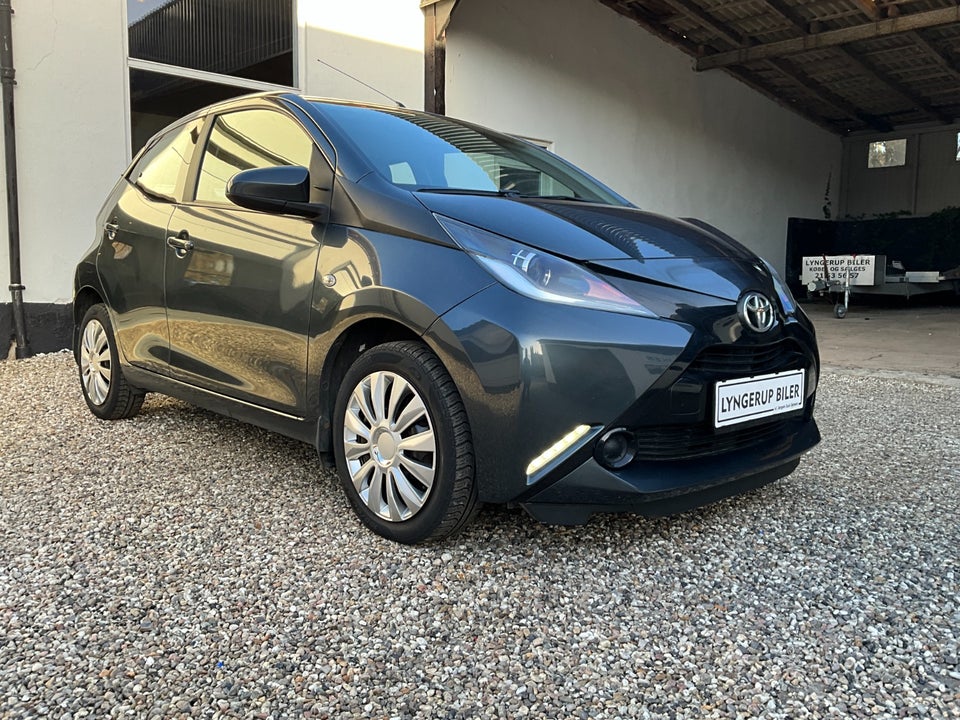 Toyota Aygo 1,0 VVT-i x-play 5d