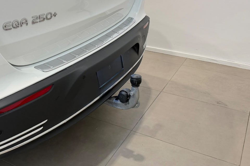Mercedes EQA250+ Progressive 5d