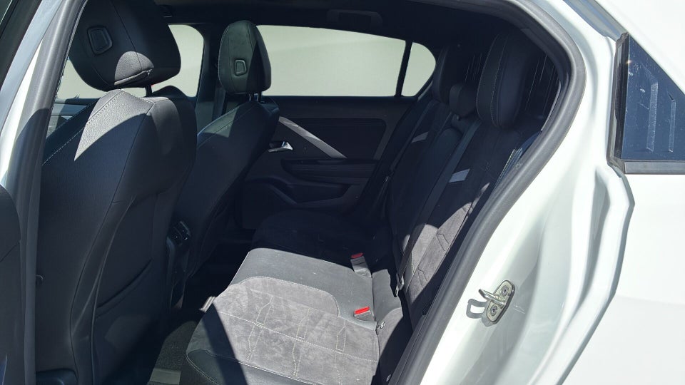 Opel Astra-e 54 Ultimate 5d