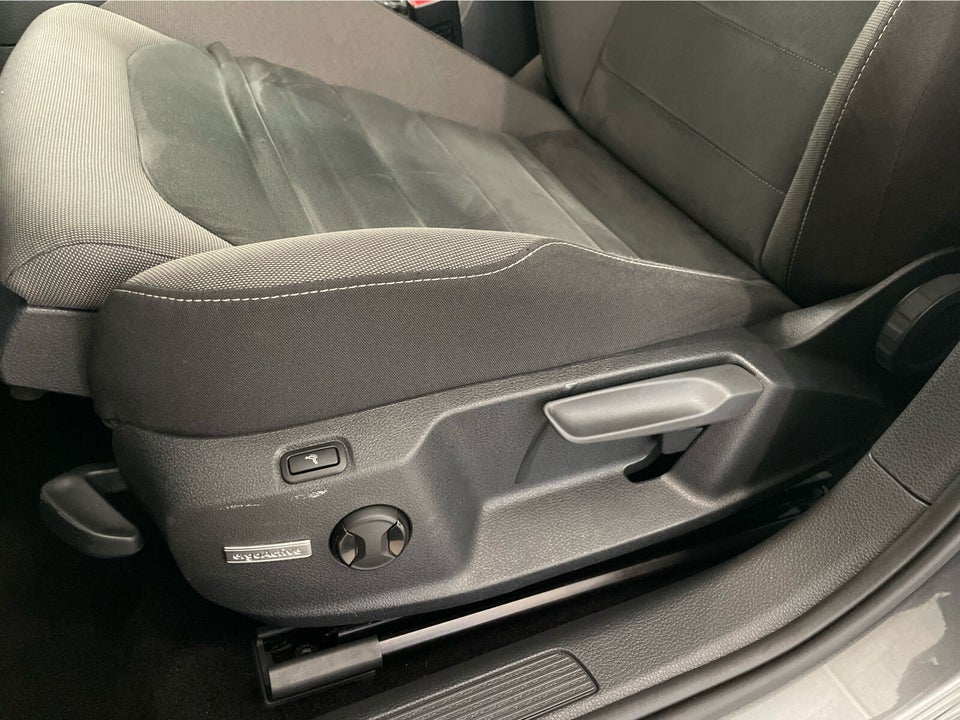 VW Golf VII 1,5 TSi 130 Comfortline 5d