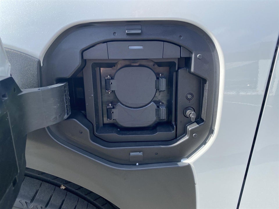 Toyota bZ4X Executive 5d