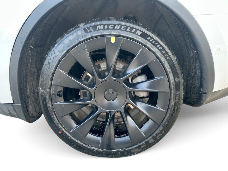 Tesla Model Y Long Range AWD 5d