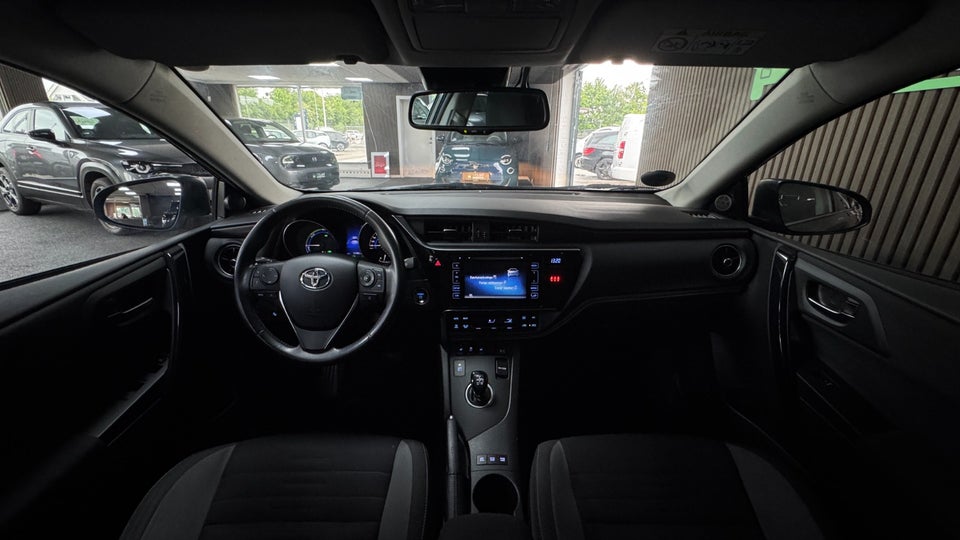 Toyota Auris 1,8 Hybrid H2 Comfort Touring Sports CVT 5d