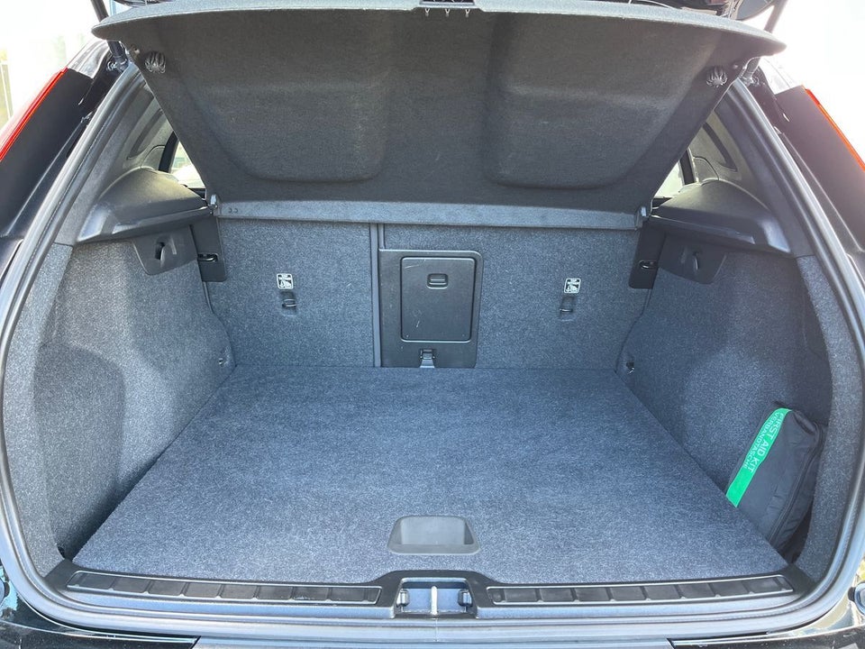 Volvo XC40 P6 ReCharge Core 5d