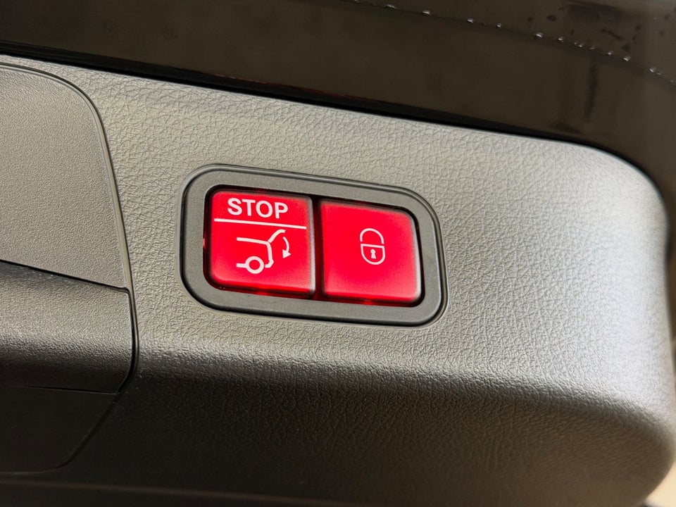 Mercedes EQB300 4Matic 7prs 5d