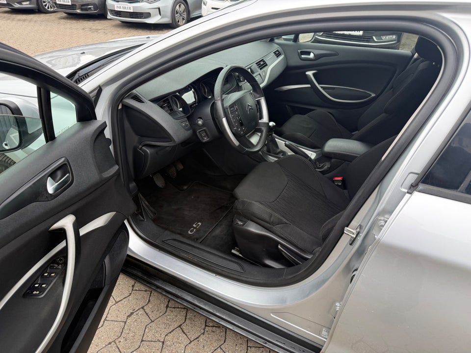 Citroën C5 2,0 HDi 140 Comfort Tourer 5d
