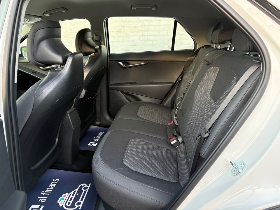 Kia Niro 64 EV Access 5d