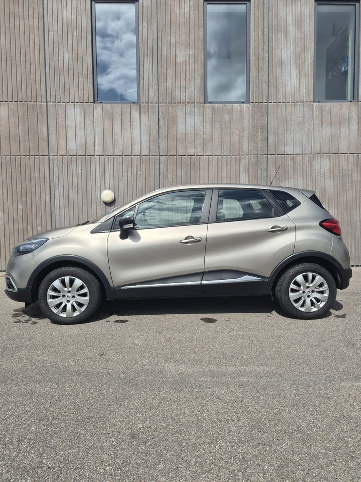 Renault Captur 0,9 TCe 90 Expression 5d