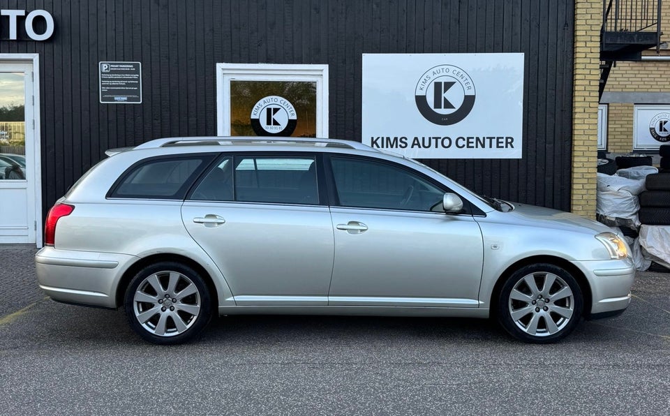 Toyota Avensis 1,8 VVT-i Terra stc. 5d
