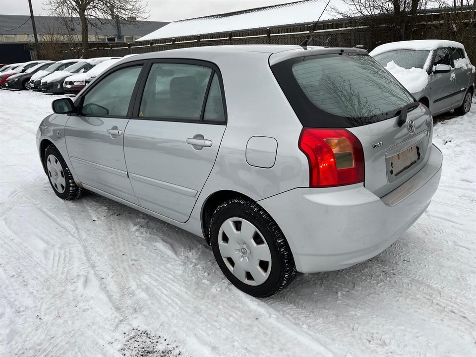 Toyota Corolla 1,4 Terra 5d