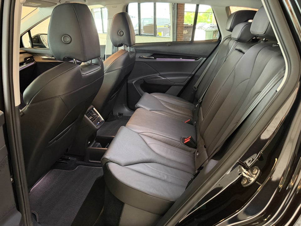 Skoda Enyaq 80 iV Suite 5d