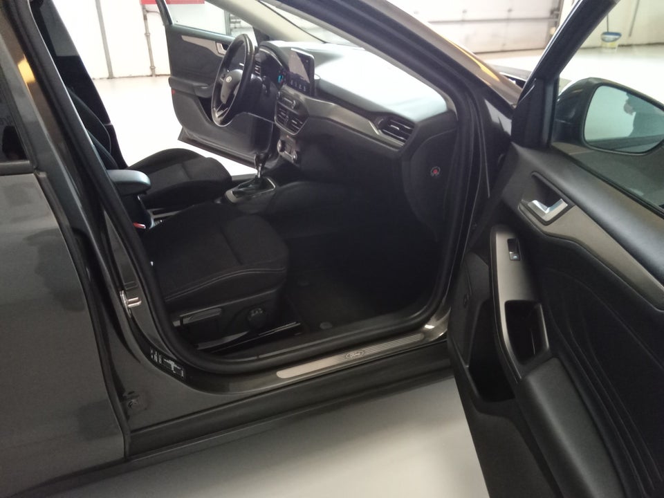 Ford Focus 1,0 EcoBoost Titanium 5d