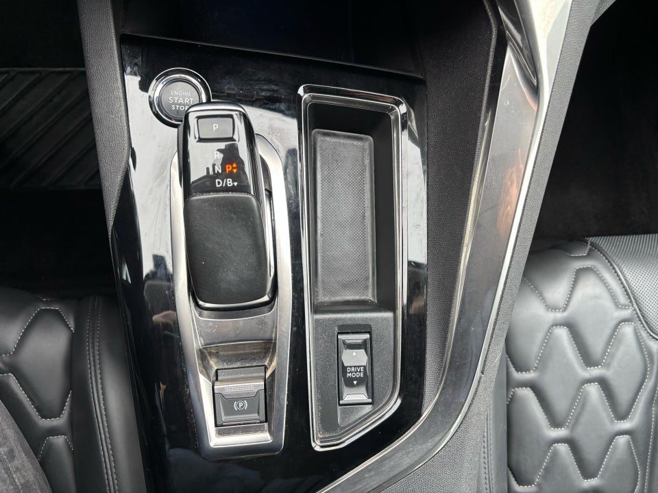 Peugeot 3008 1,6 Hybrid Selection Sport EAT8 5d