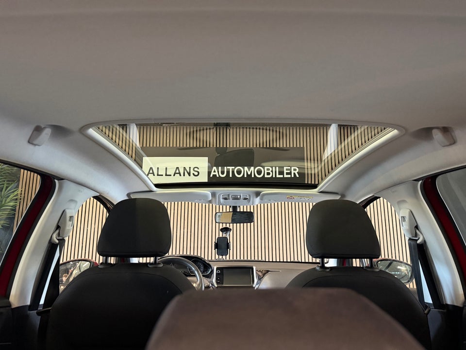 Peugeot 208 1,2 VTi 82 Allure Sky 5d
