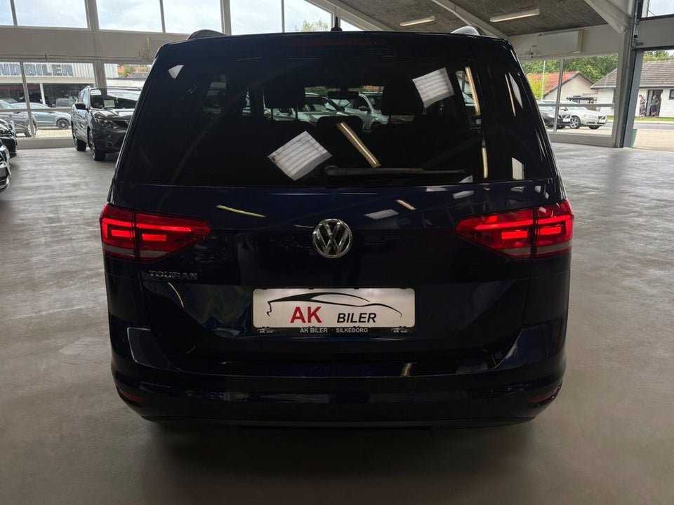 VW Touran 1,6 TDi 115 Highline DSG 7prs 5d