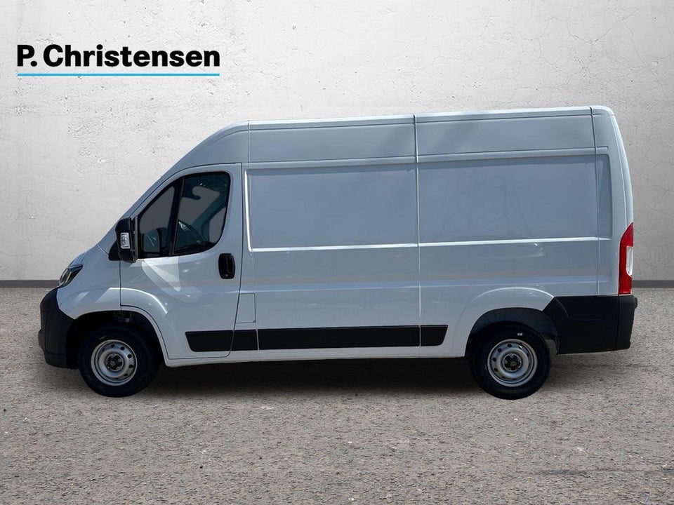 Peugeot Boxer 333 2,2 BlueHDi 140 L2H2 Premium
