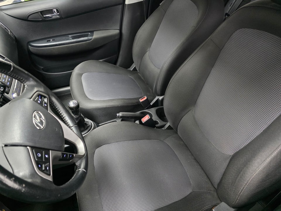 Hyundai i20 1,25 Classic XTR+ 5d