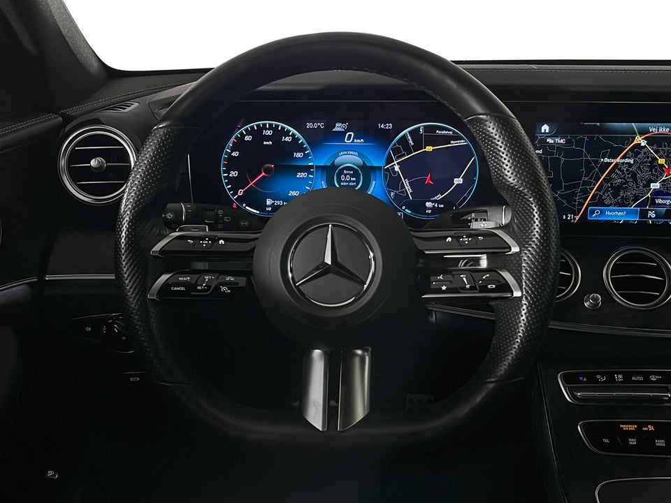 Mercedes E300 de 2,0 AMG Line stc. aut. 5d