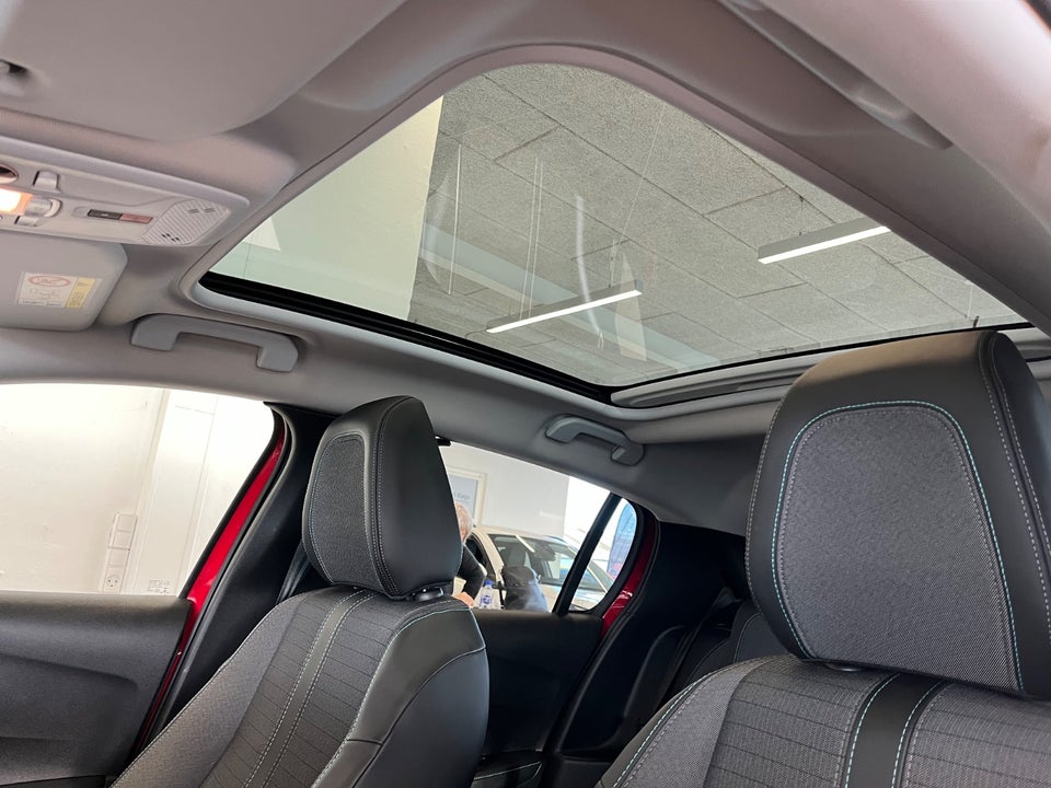 Peugeot 208 1,2 PureTech 100 Allure Sky EAT8 5d