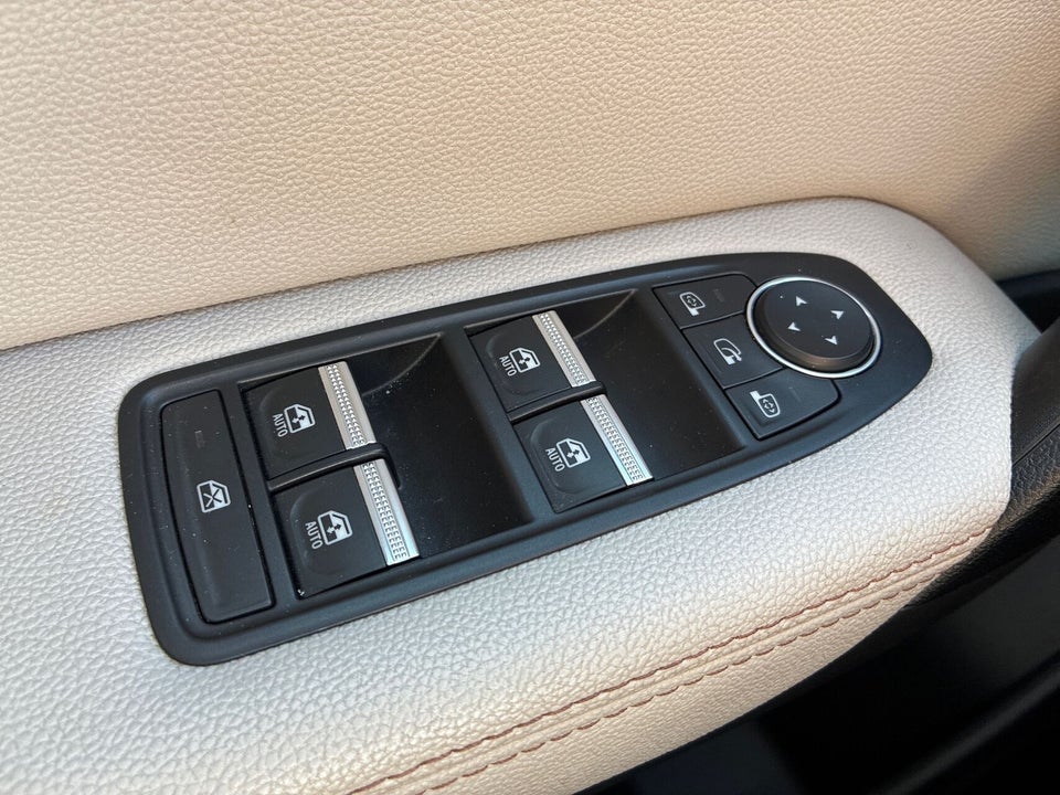 Renault Captur 1,6 E-Tech Initiale Paris 5d