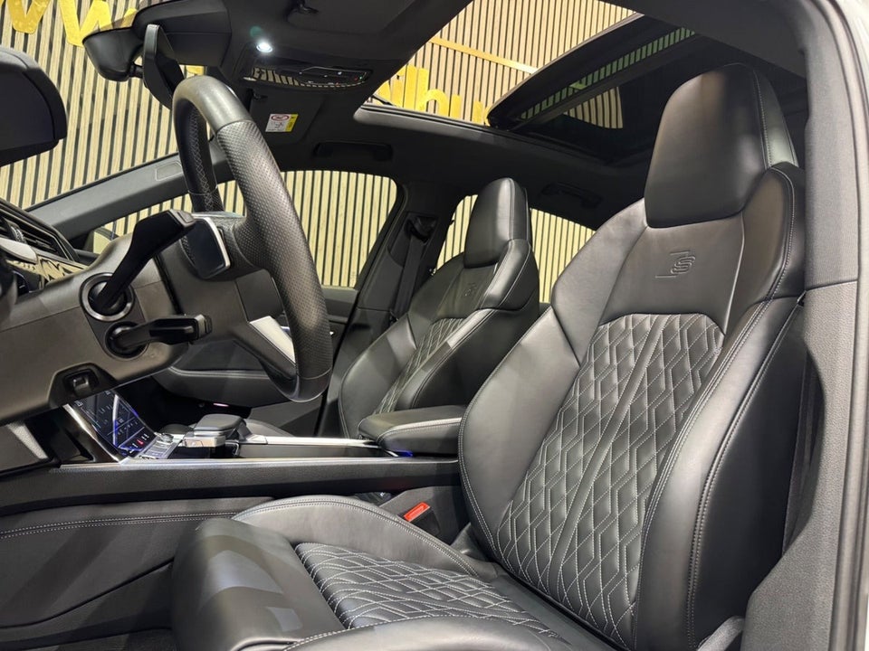 Audi e-tron 55 S-line Sportback quattro 5d