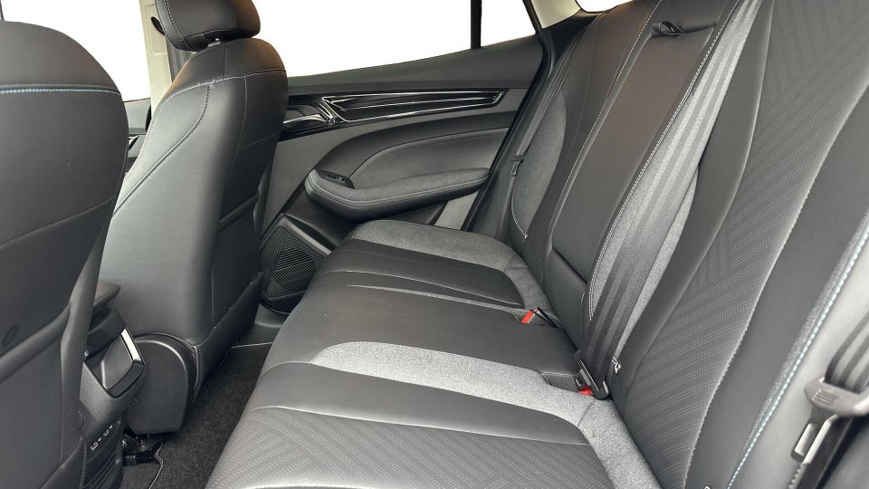 MG MG5 61 Luxury 5d