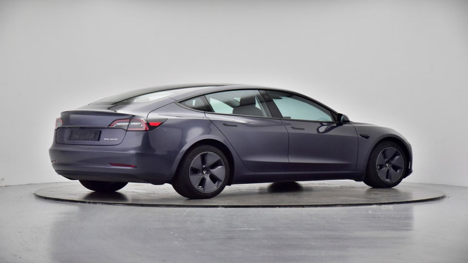 Tesla Model 3 Long Range AWD 4d