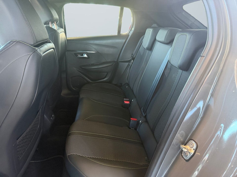 Peugeot e-208 54 GT 5d