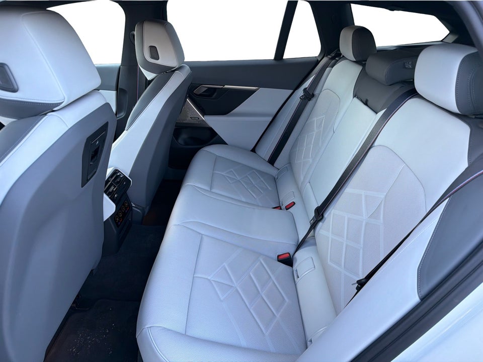 BMW i5 eDrive40 M-Sport 4d