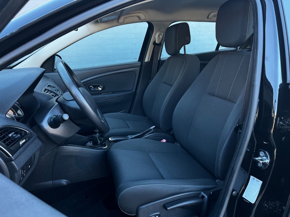 Renault Megane III 1,6 110 Authentique Sport Tourer 5d