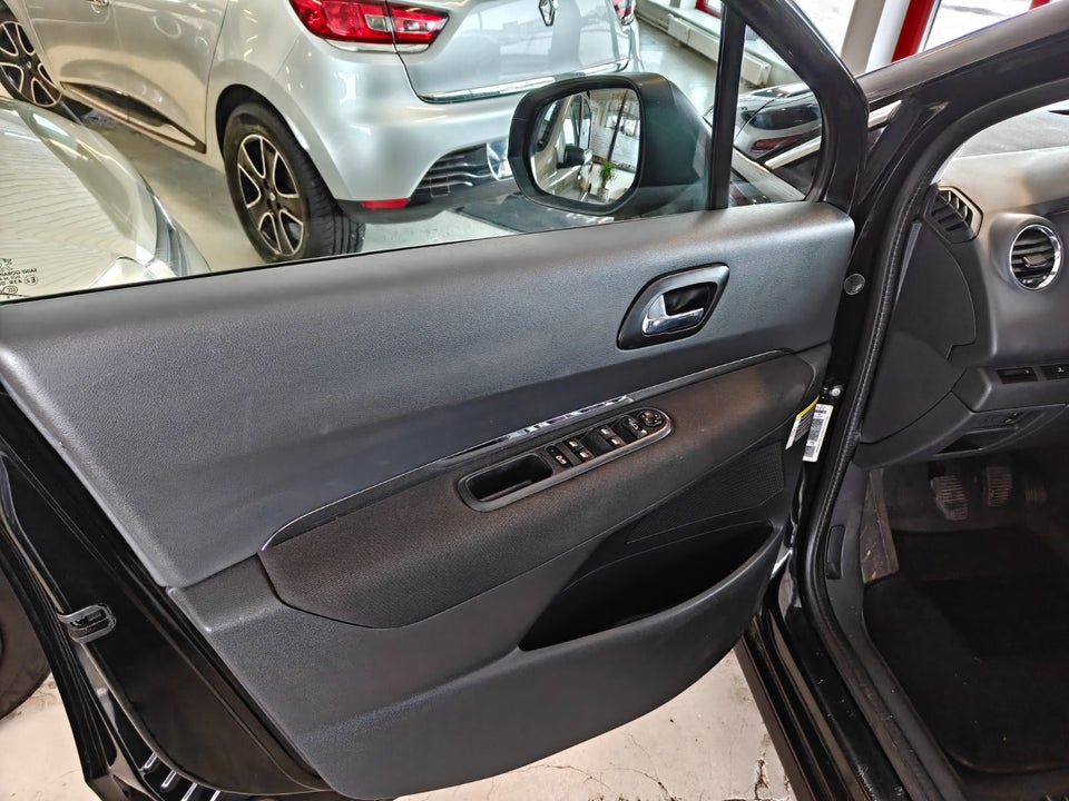 Peugeot 3008 1,6 HDi 110 Premium 5d