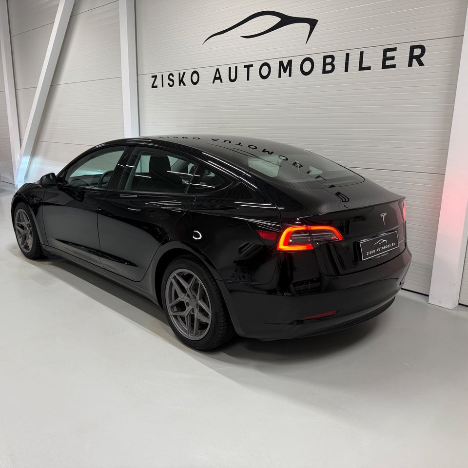 Tesla Model 3 Long Range AWD 4d