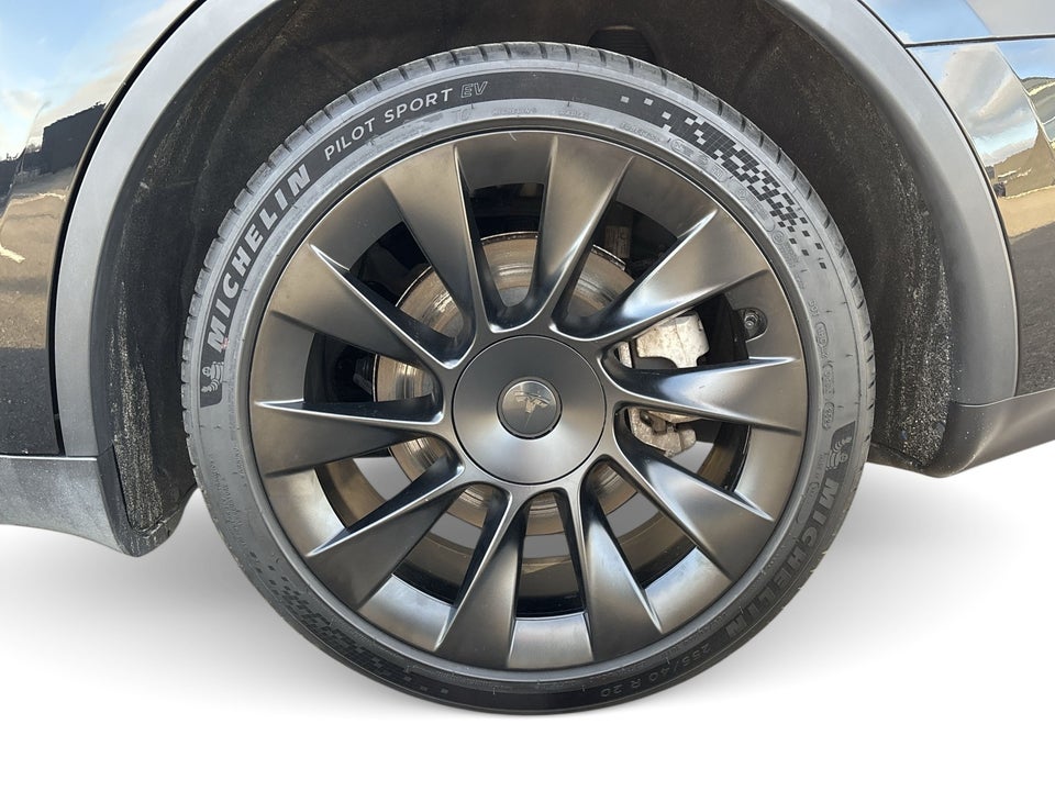Tesla Model Y Long Range AWD 5d