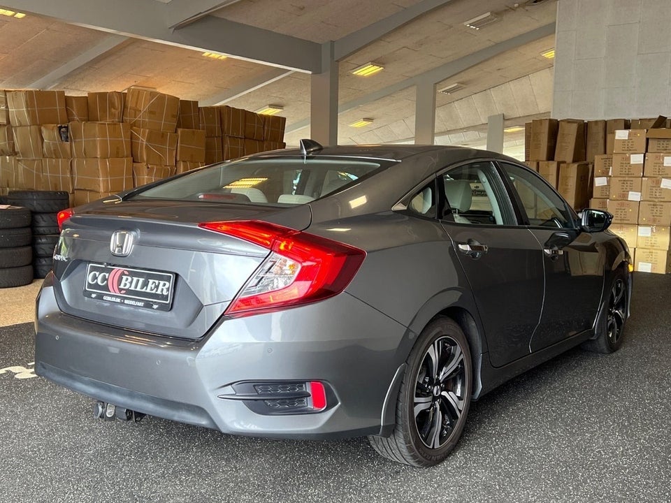 Honda Civic 1,5 VTEC Turbo Executive CVT 4d