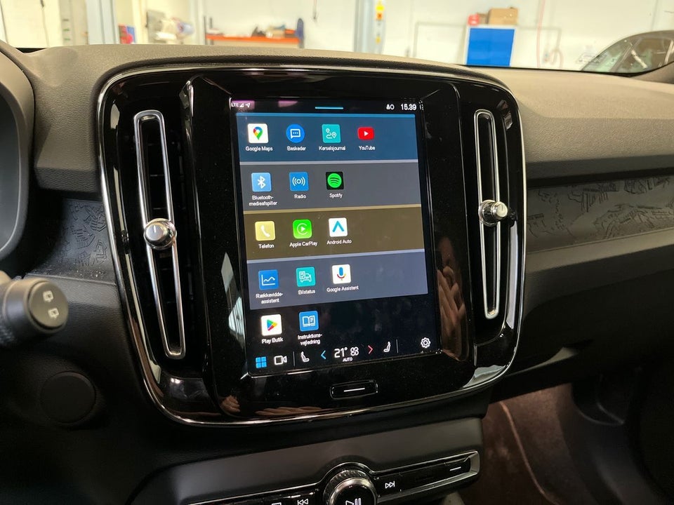 Volvo XC40 ReCharge Extended Range Plus 5d