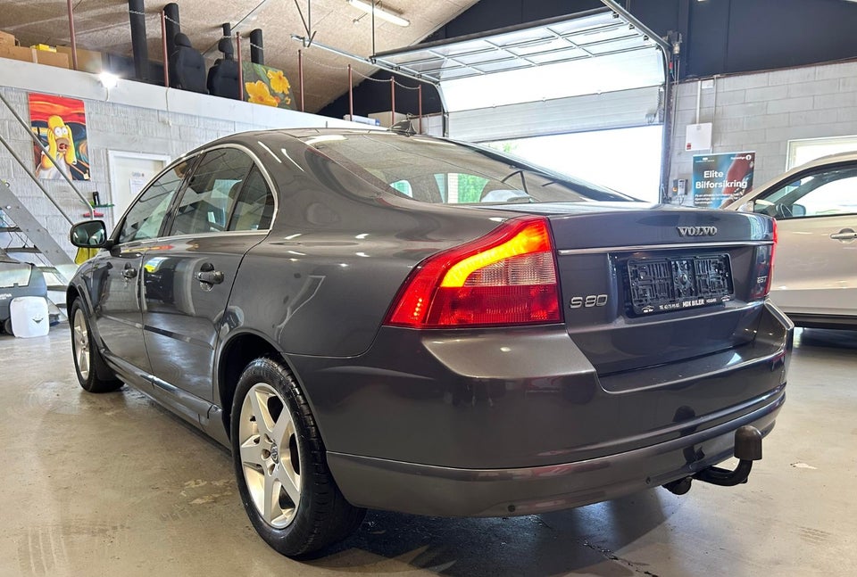 Volvo S80 2,5 T Momentum aut. 4d