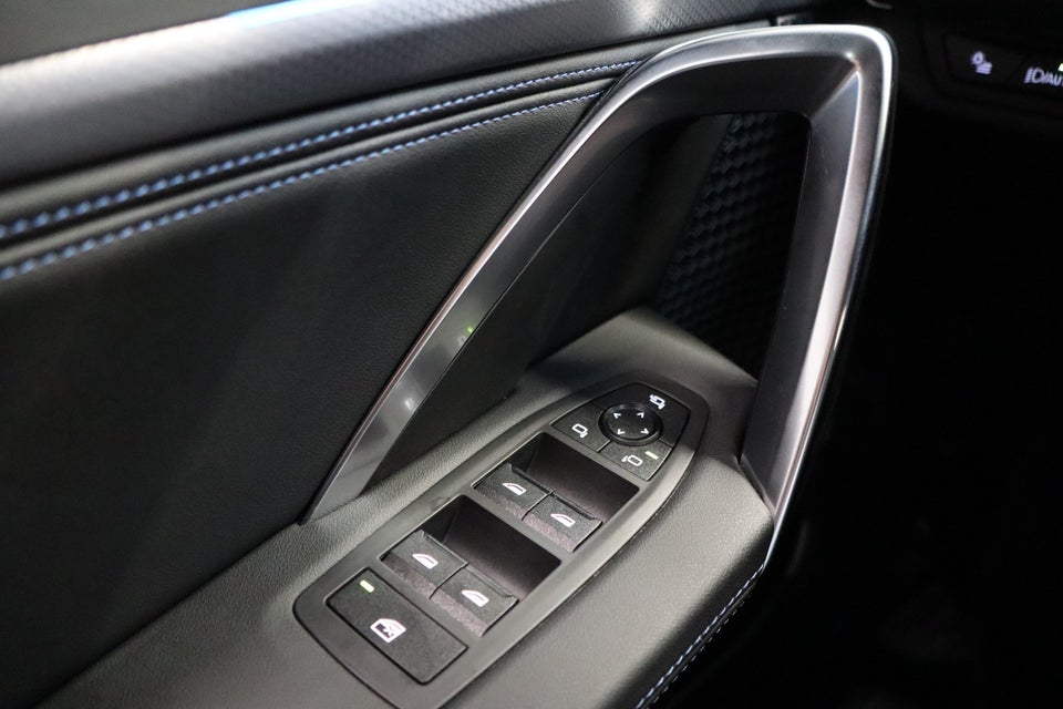 BMW iX2 eDrive20 M-Sport Premium 5d