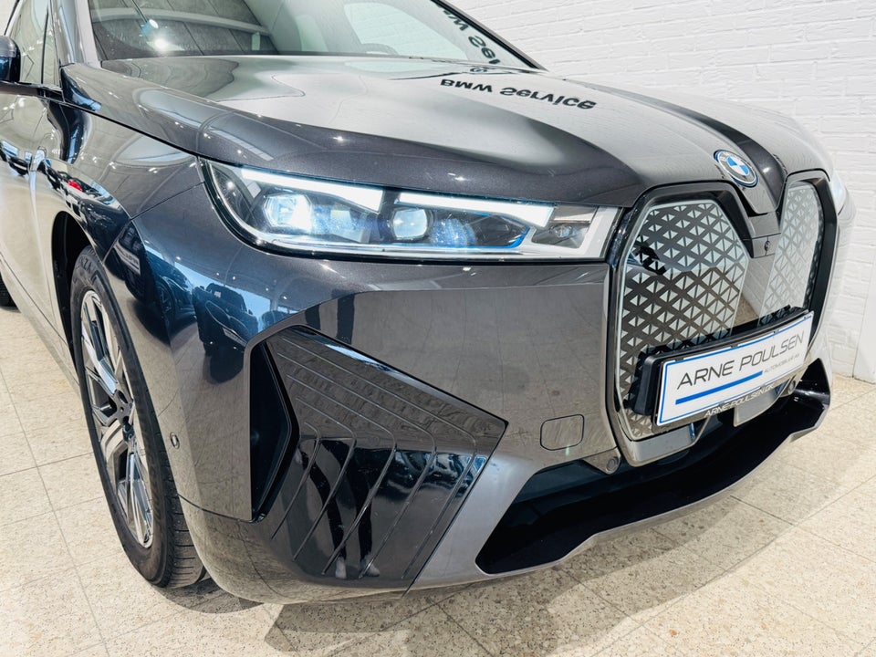 BMW iX xDrive40 Supercharged 5d