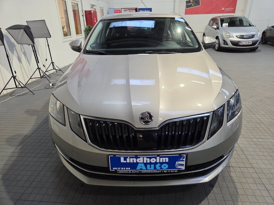 Skoda Octavia 1,6 TDi 115 Style DSG 5d