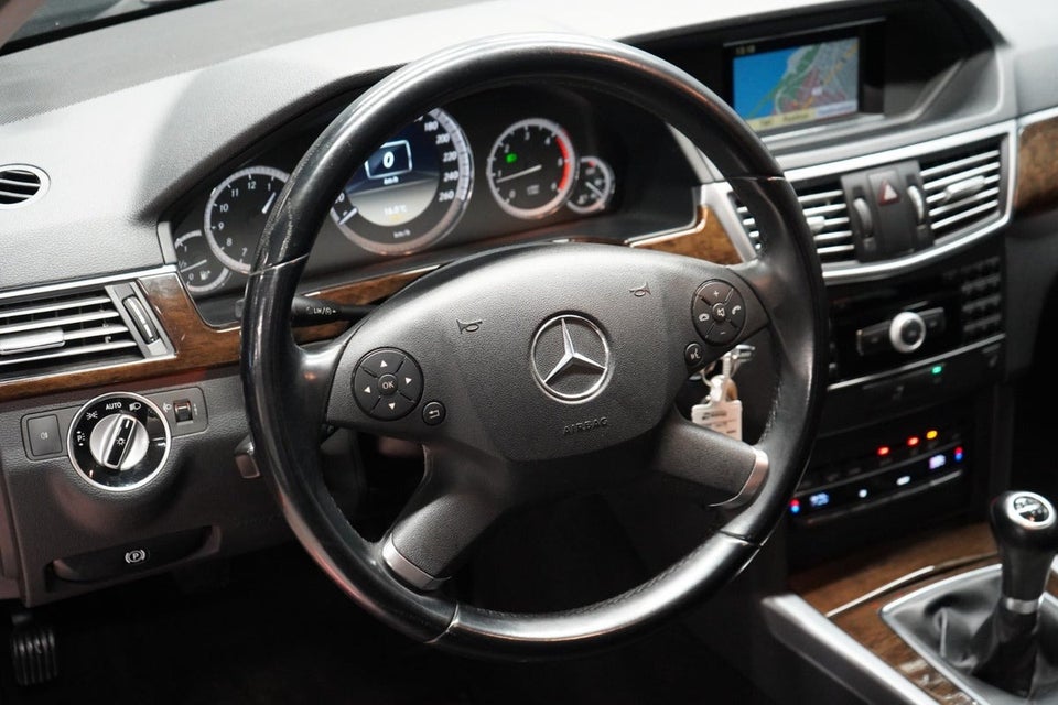 Mercedes E200 2,2 CDi Avantgarde stc. BE 5d